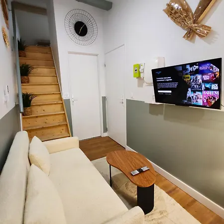 公寓 La Bulle Secrete 洛特河畔的维伦纽夫